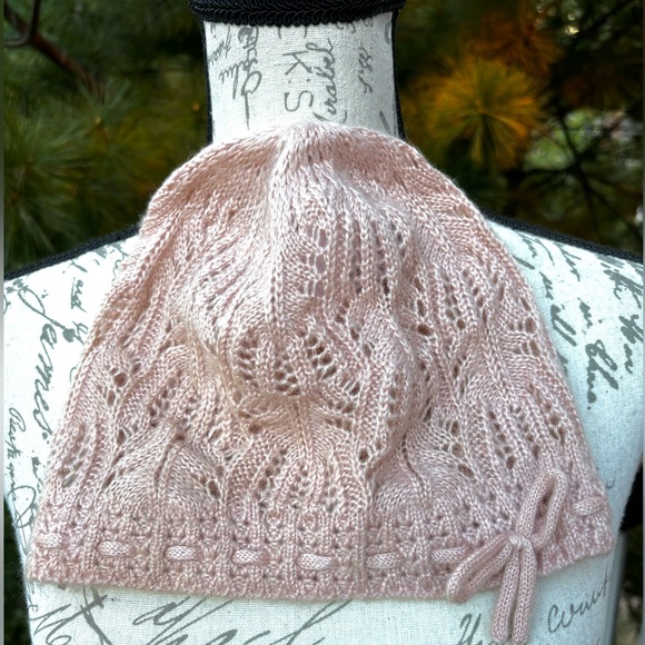 Women’s Knit Beanie/Hat with Bow Tie
One Size
Like New/Never Worn 
Pink - Picture 3 of 7